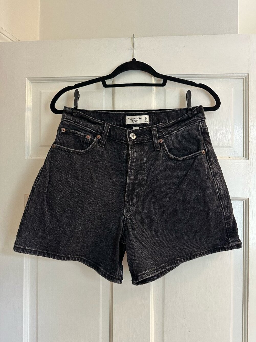 Abercrombie Curve Love High Rise Dad Short in Washed Black